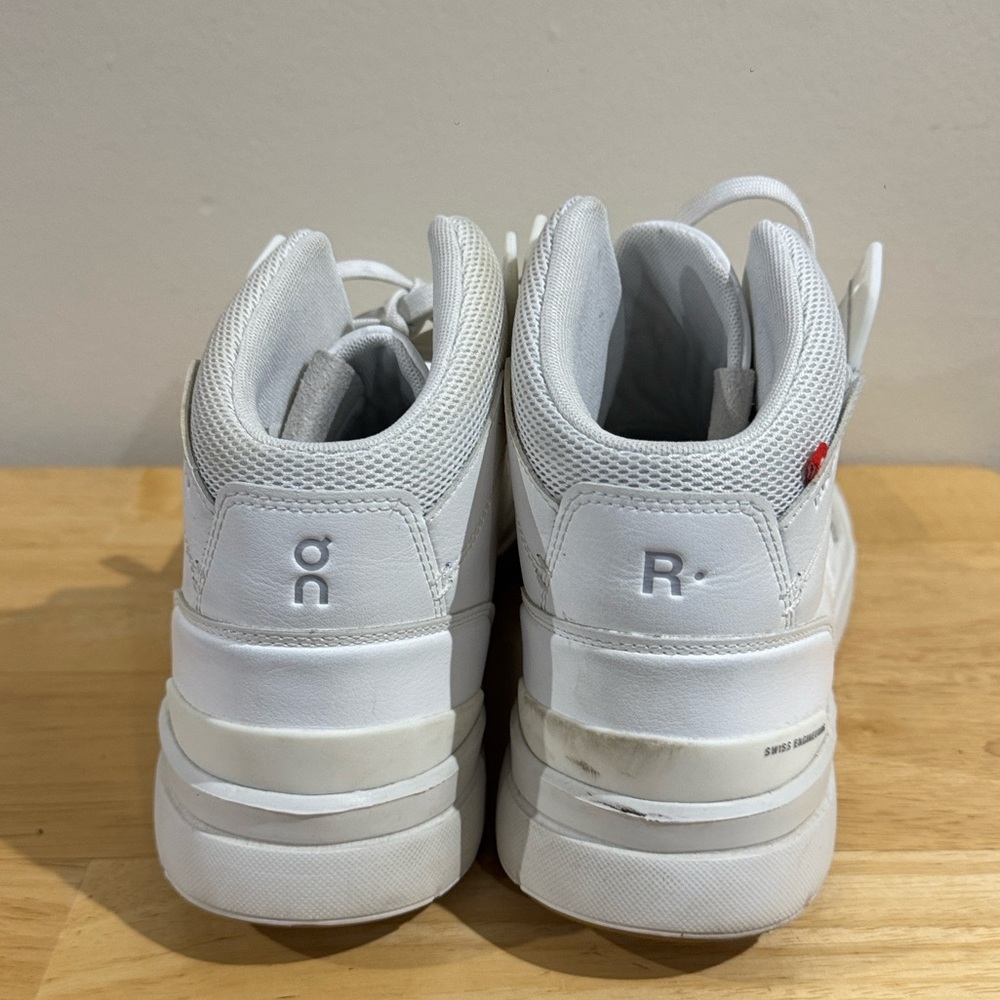 On Cloud The Roger Clubhouse Mid M
White/Sand (Size 12.5) - Picture 4 of 9